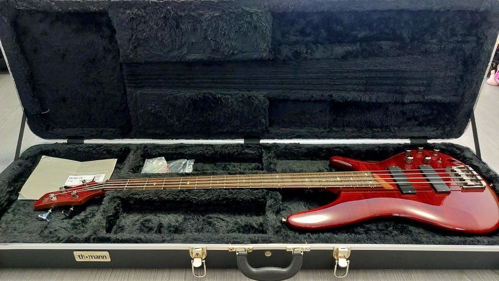 Bass Ibanez SR-700