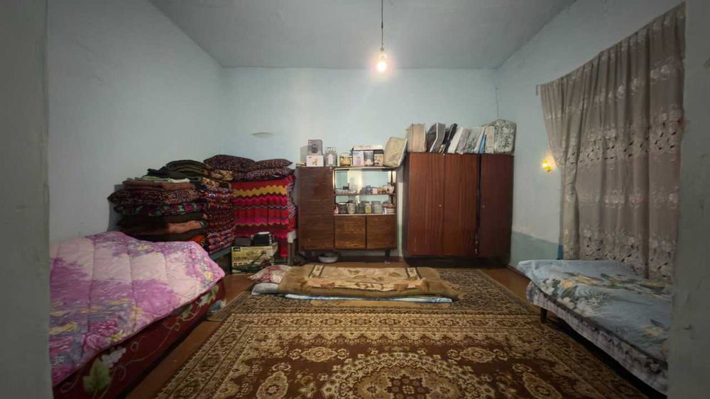 Продается 5 комнатный дом ,4 сотки земли в рабочем городке 36000$