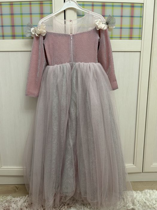 Нарядное платье 6-8 лет