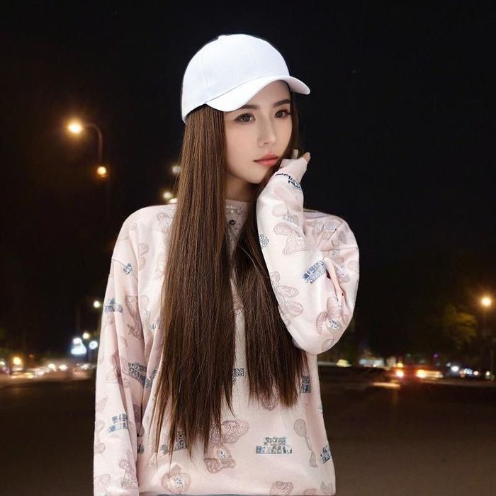 Парик, бейсболка с волосами