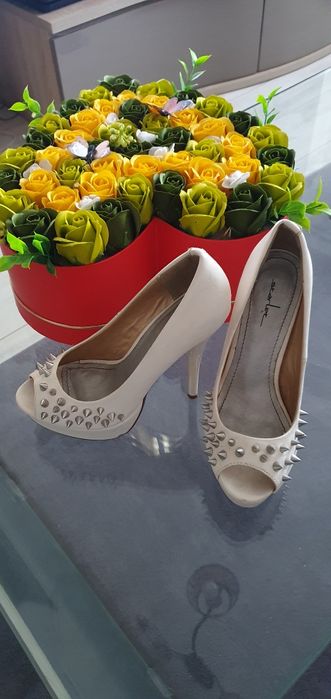 Pantofi cu toc cu/fără platforma