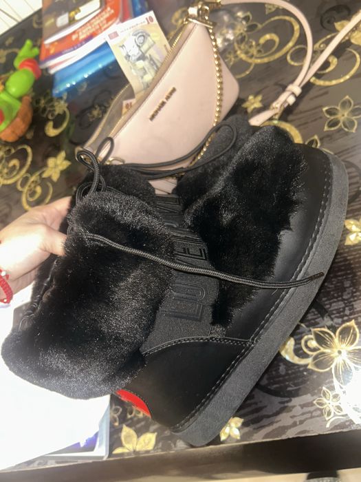 Cizme love moschino