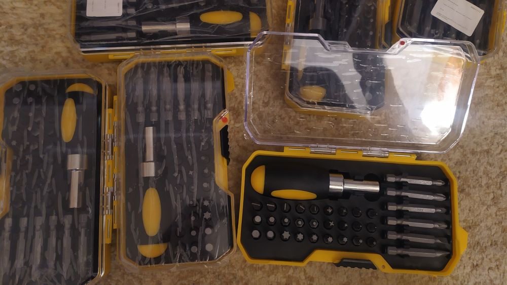 Набор насадок 33 штуки +  ручка отвертка
