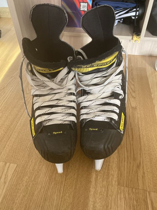 Коньки продается