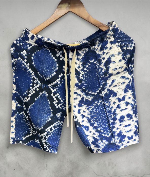 Pantaloni scurti animal print! Calitate superioara!