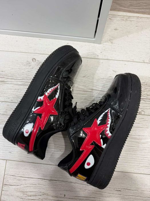 Обукви bape черсни