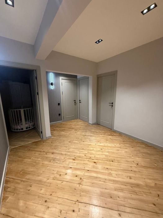 Продается 5-ти ком. кваотира, 113м2. Новостройка. Мирабадский р-н.