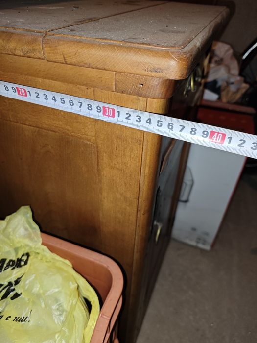 Ретро мебел шкаф