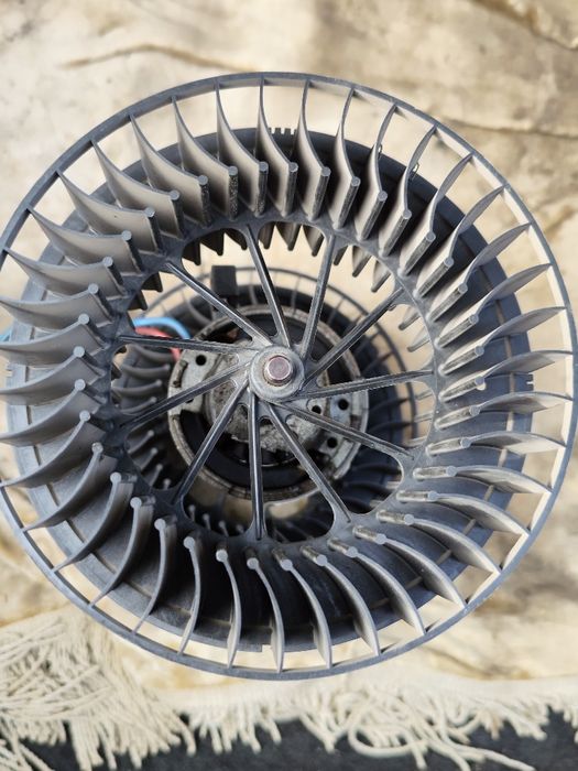 Моторчик печки отопителя  BMW e38