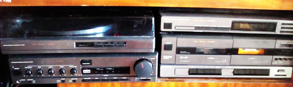 аудио система "Fisher"+ слушалки от XX-ти век