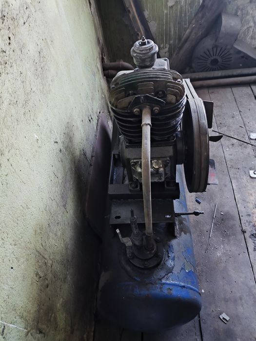 Продам компрессор воздушный