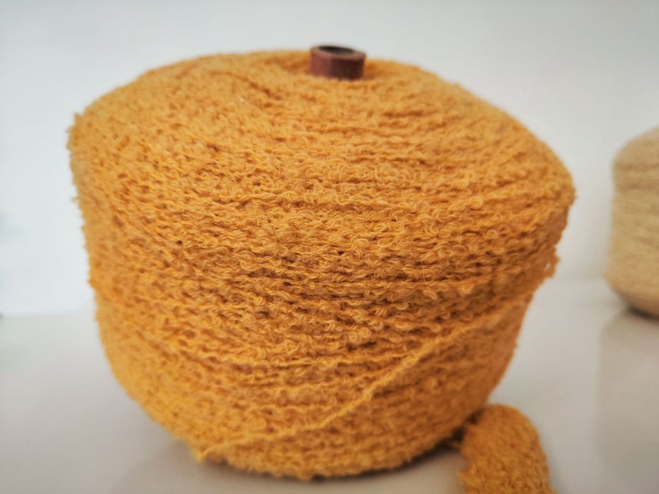 Шерстяные нитки Букле 3 бабины.