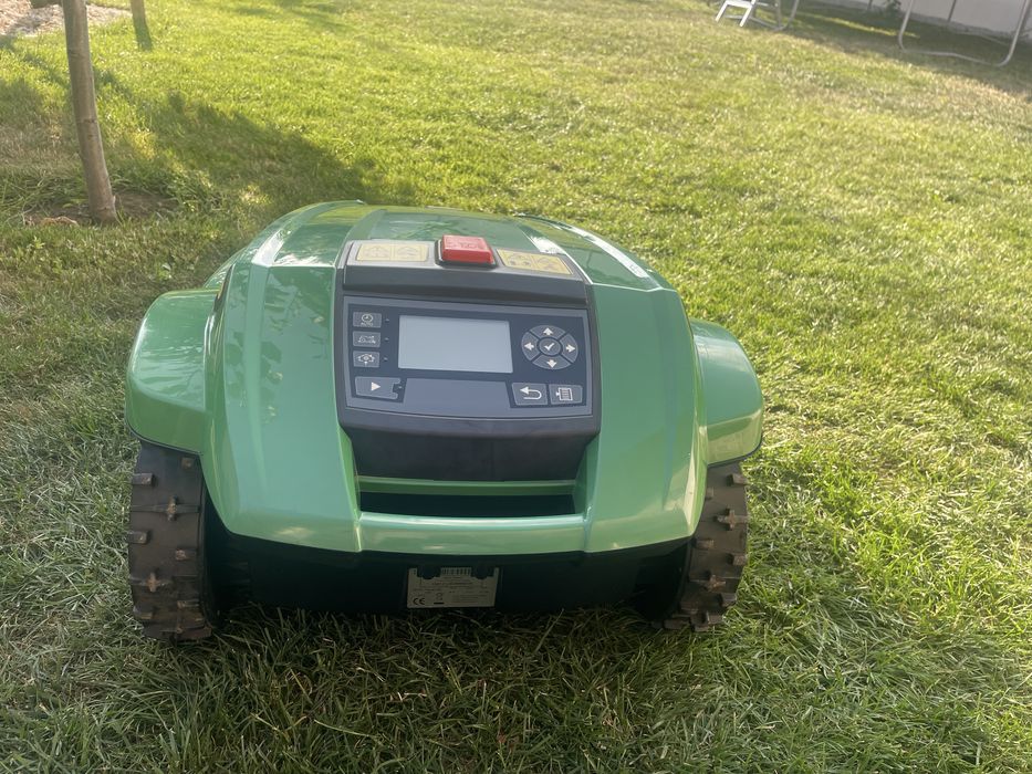 Vand robot de tuns iarba John Deere Tango E5