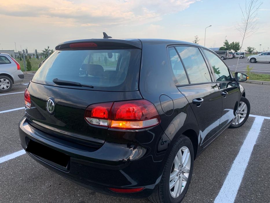 VW Golf 6 (2012) 1.6 – Alcantara / Navi / Dublu Climatronic / Set anvelope Iarnă Inclus