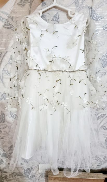 Нарядное  платье девочке