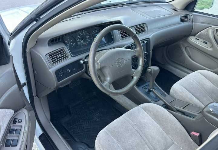 Toyota Camry 2.2 AT, 1998