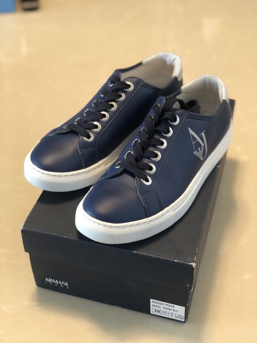 Sneakers armani dama nr 39( piele natirala)