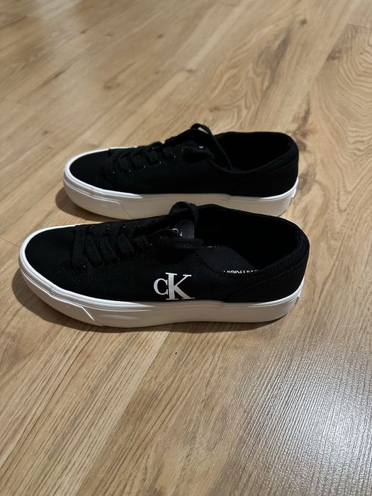 Calvin Klein кецове