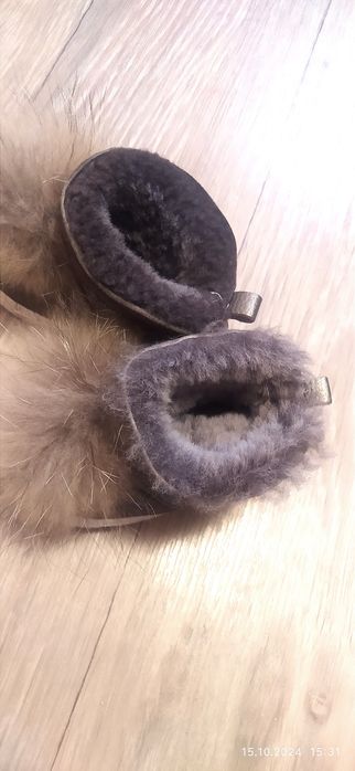 продали угги для малышей