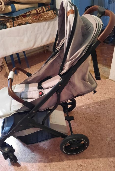 Продам коляску б/ в отличном состояний.