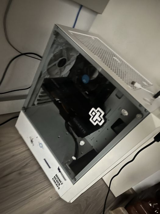Vand pc gaming fara defecte