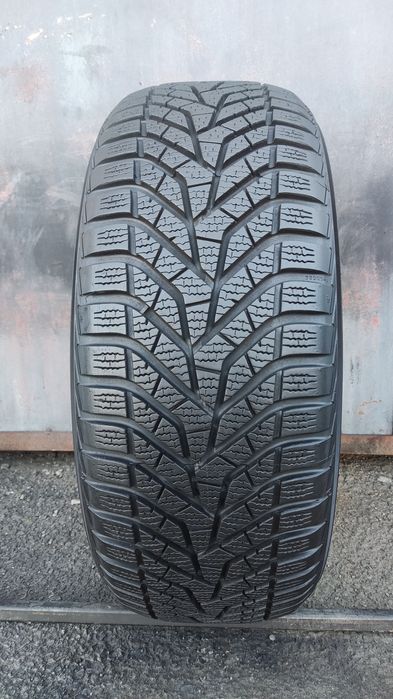 1брой  зимна гума 205/55/16 Yokohama Blue Earth 
8.16mm
Перфектно съст