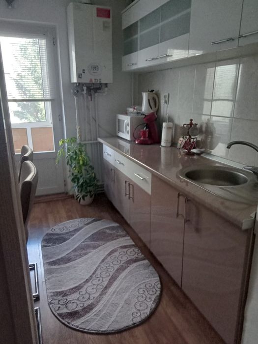 Vand apartament 2 camere Mioveni