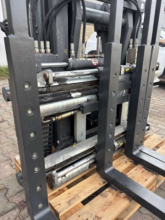 Atașament stivuitor DURWEN  VGT 45 / VDPK 45 Capacitate 2200 kg