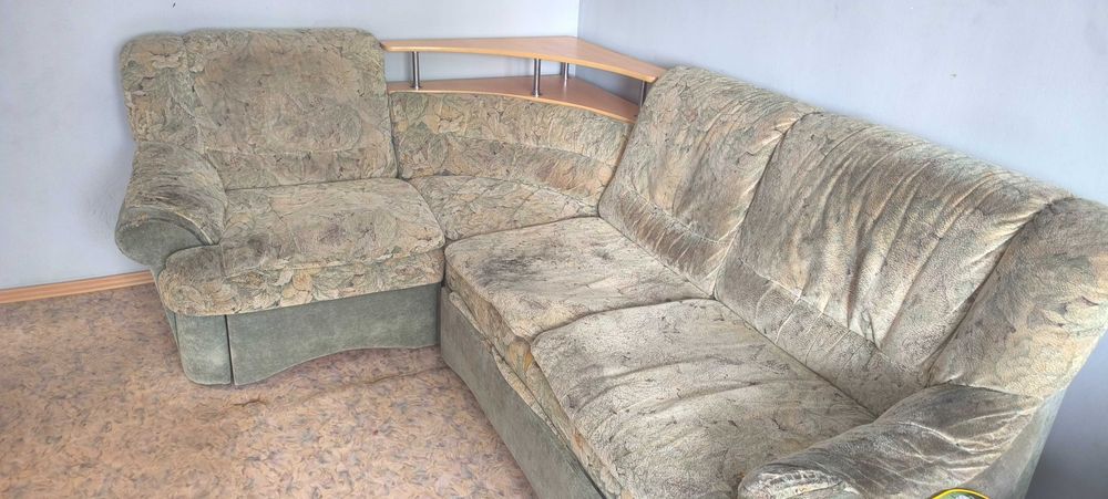 Мягкий уголок: диван + 2 кресла.