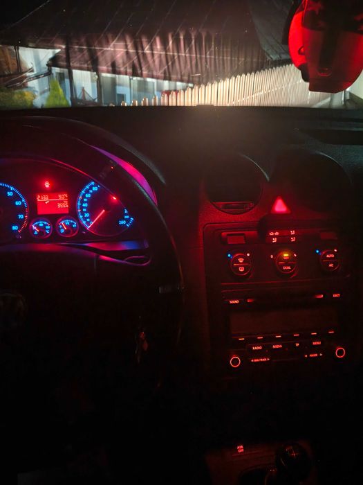 Vând vw Caddy 2009