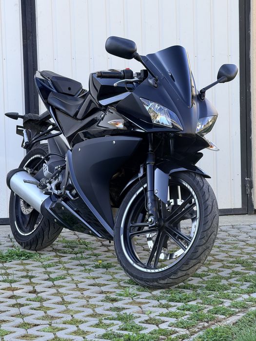 Yamaha YZF R125 (A1 16 ani )