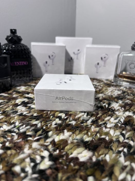 Casti Airpods 4 USB C calitate superioara ofer promotionant
