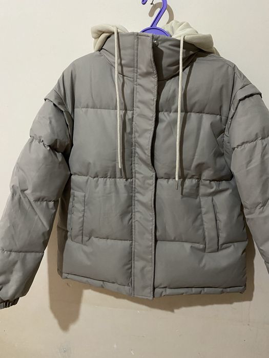 Безторг.   Куртка  женская  продам .