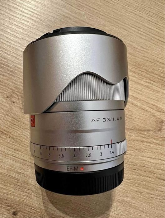 Obiectiv Viltrox pentru Canon