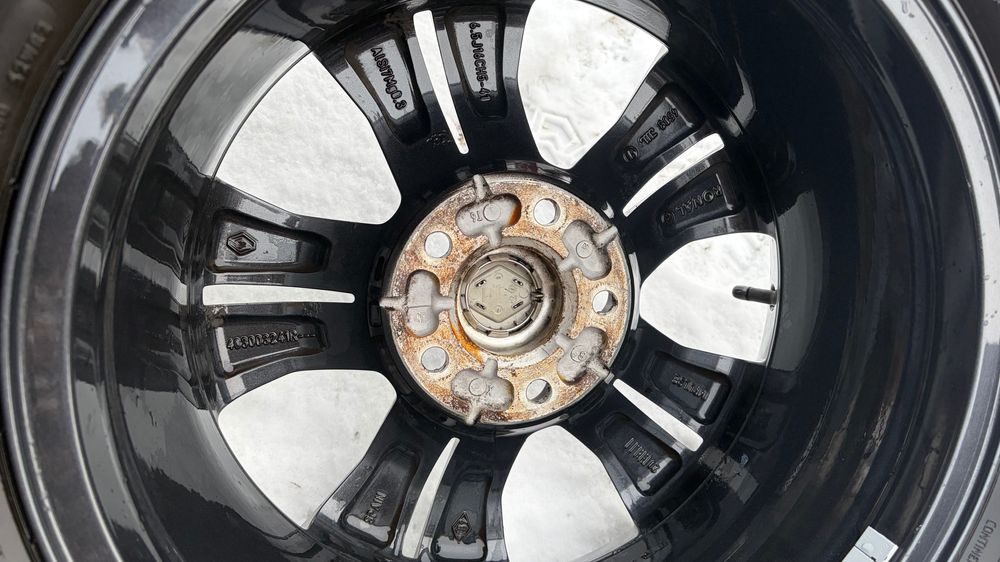 Оригинални джанти 5x114.3 с гуми Continental 205/55/16