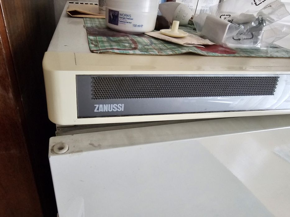 Фризер Zanussi продава