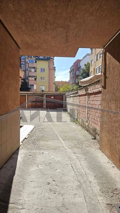 Дава се под наем Гараж / Паркомясто в Пловдив, Кършияка - 30 кв.м за 86.7 € - Снимка #4