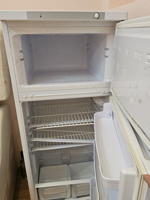 Продам холодильник в отличном состояний