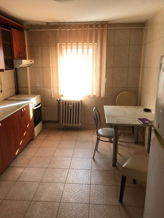 Închiriez Apartament