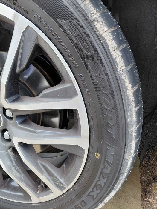 Продавам летни гуми  DUNLOP SP SPORT MAXX 050 225х50х18 на 400 км .