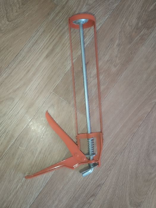 Пистолет для силикона