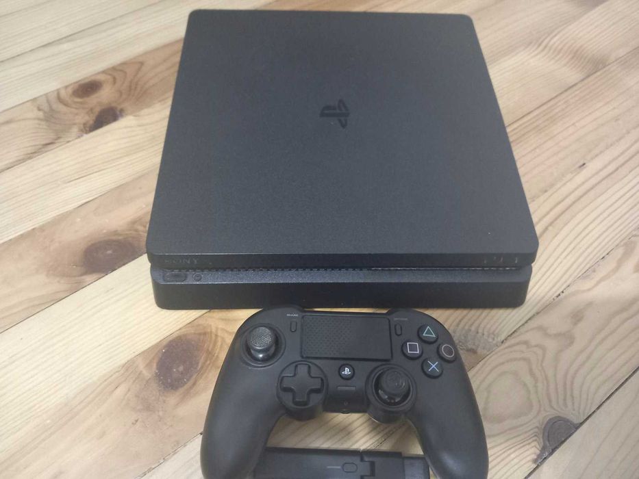 PS4 Slim 500GB  12.02 webkit hen