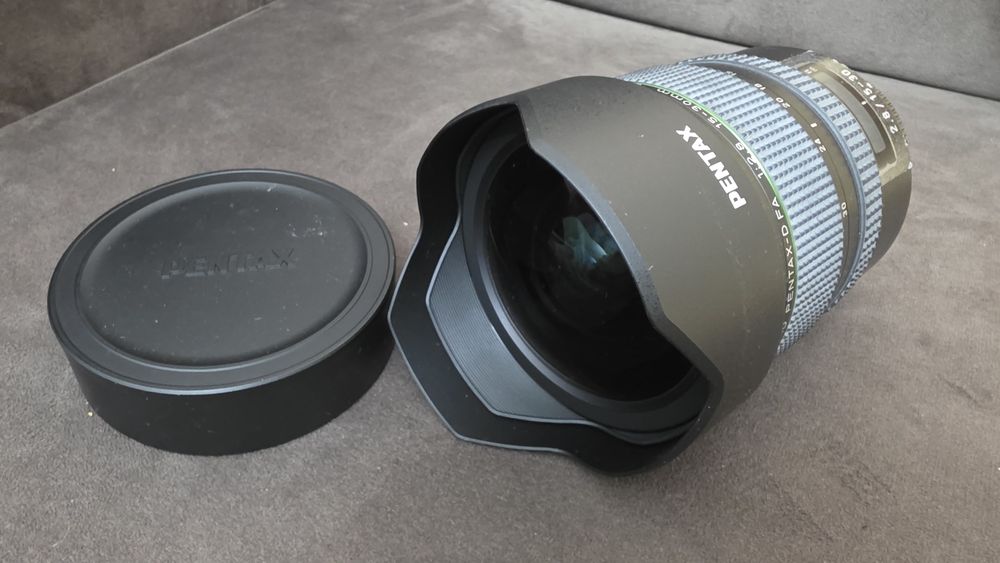 Aparat foto Pentax K1, full-frame cu obiective, trusa sau separat.