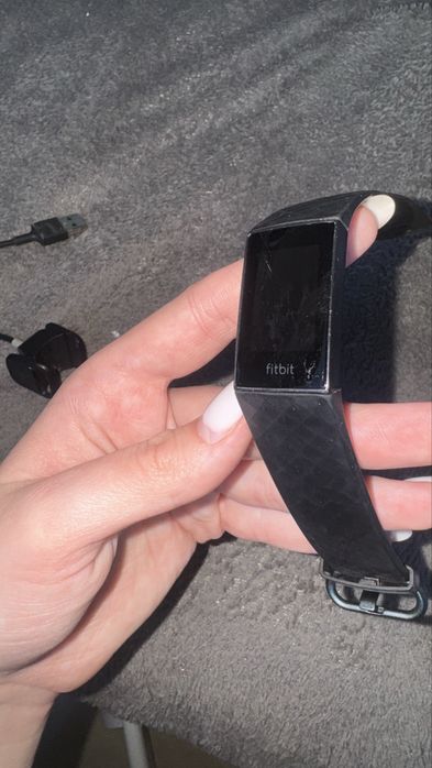 Смарт часовник FitBit