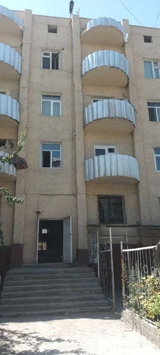 Продам 4х комнатную квартиру