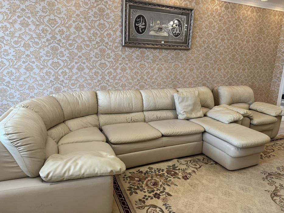 Кожаный немецкий диван 4 метр