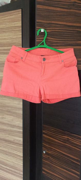 Шорты женские ..