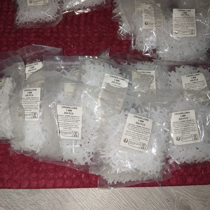 Distanțier gresie și faianță, punguțe cu 250 bucăți de 1,5mm, 2mm, 3mm