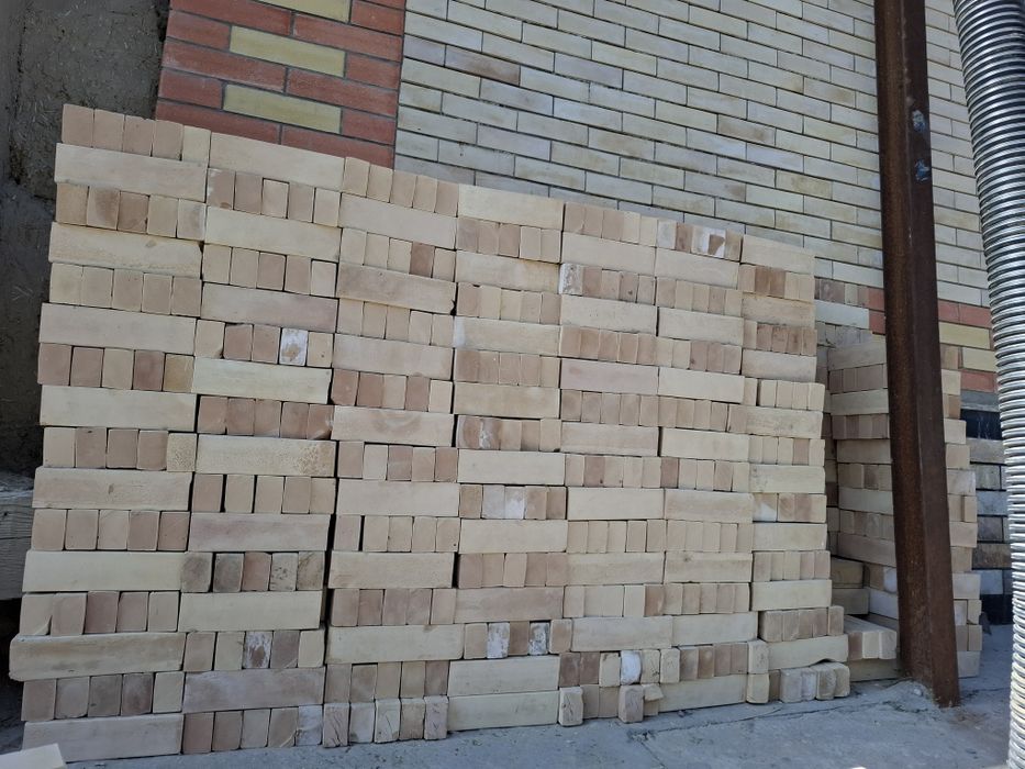 Падрашивка гишт сотилади.