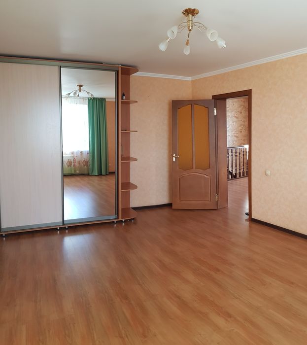 Продаётся коттедж .Центр города.